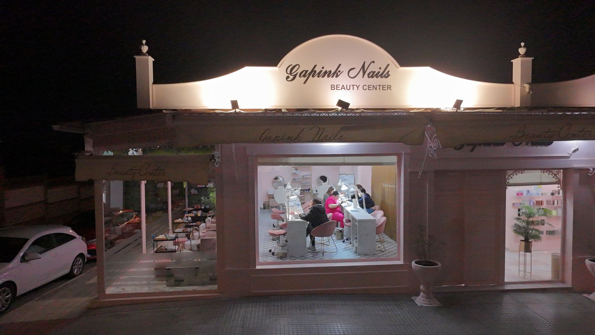 Entrada principal del salón Gapink Nails