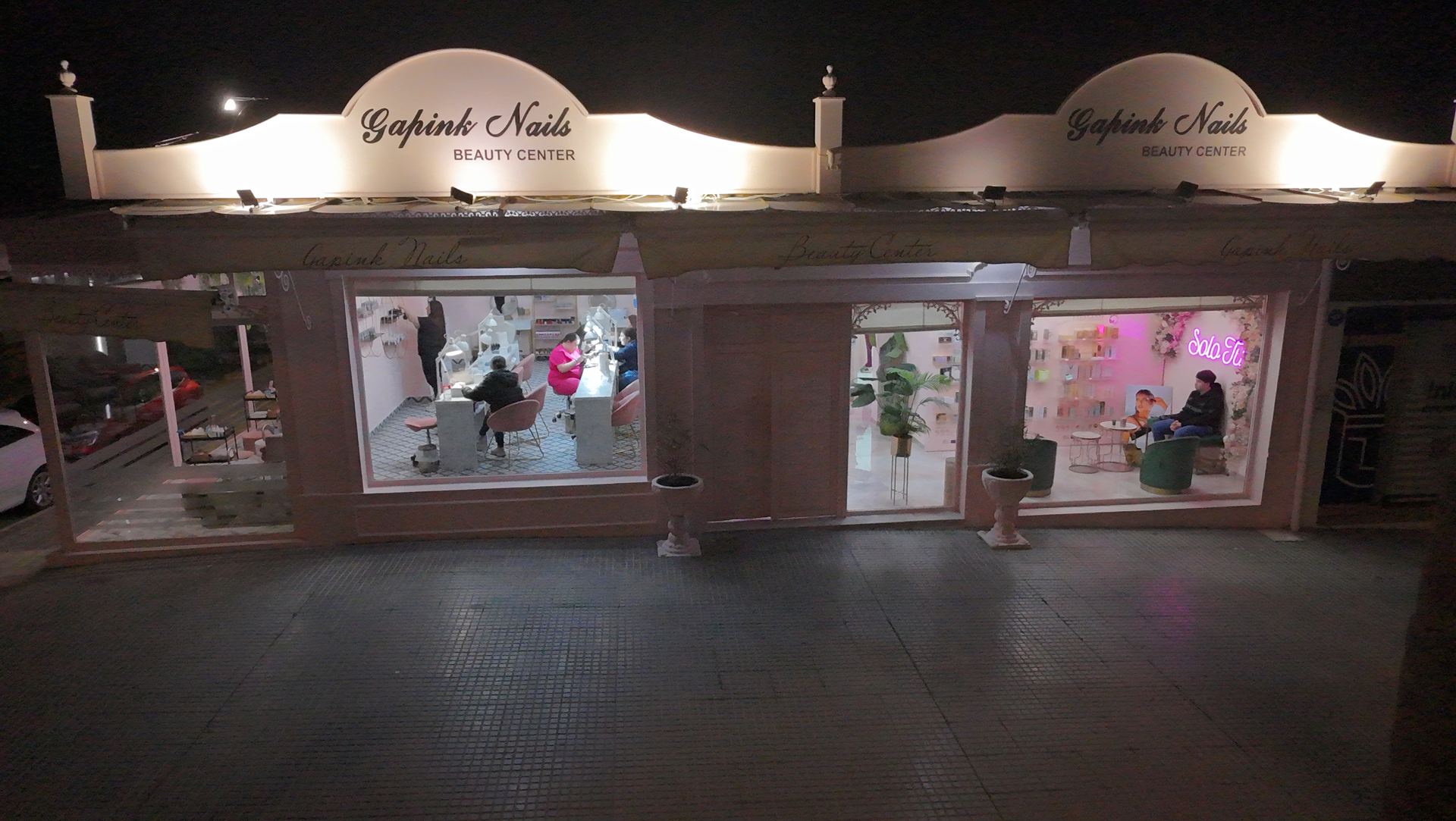 Rótulo luminoso de Gapink Nails Beauty Center